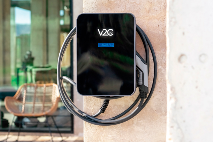 V2C presenta in Italia Trydan, il caricatore che gestisce in modo intelligente l'energia per ricaricare la macchina elettrica